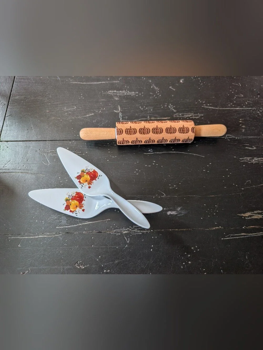 Ciroa Pumpkin Embossed Wooden Rolling Pin and Two Pie Servers Autumn Halloween
